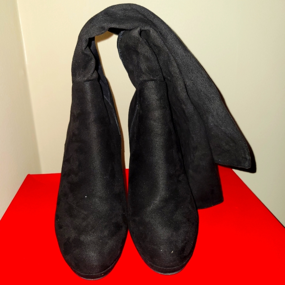 Black, zip-up, suede, high heel, knee boots
